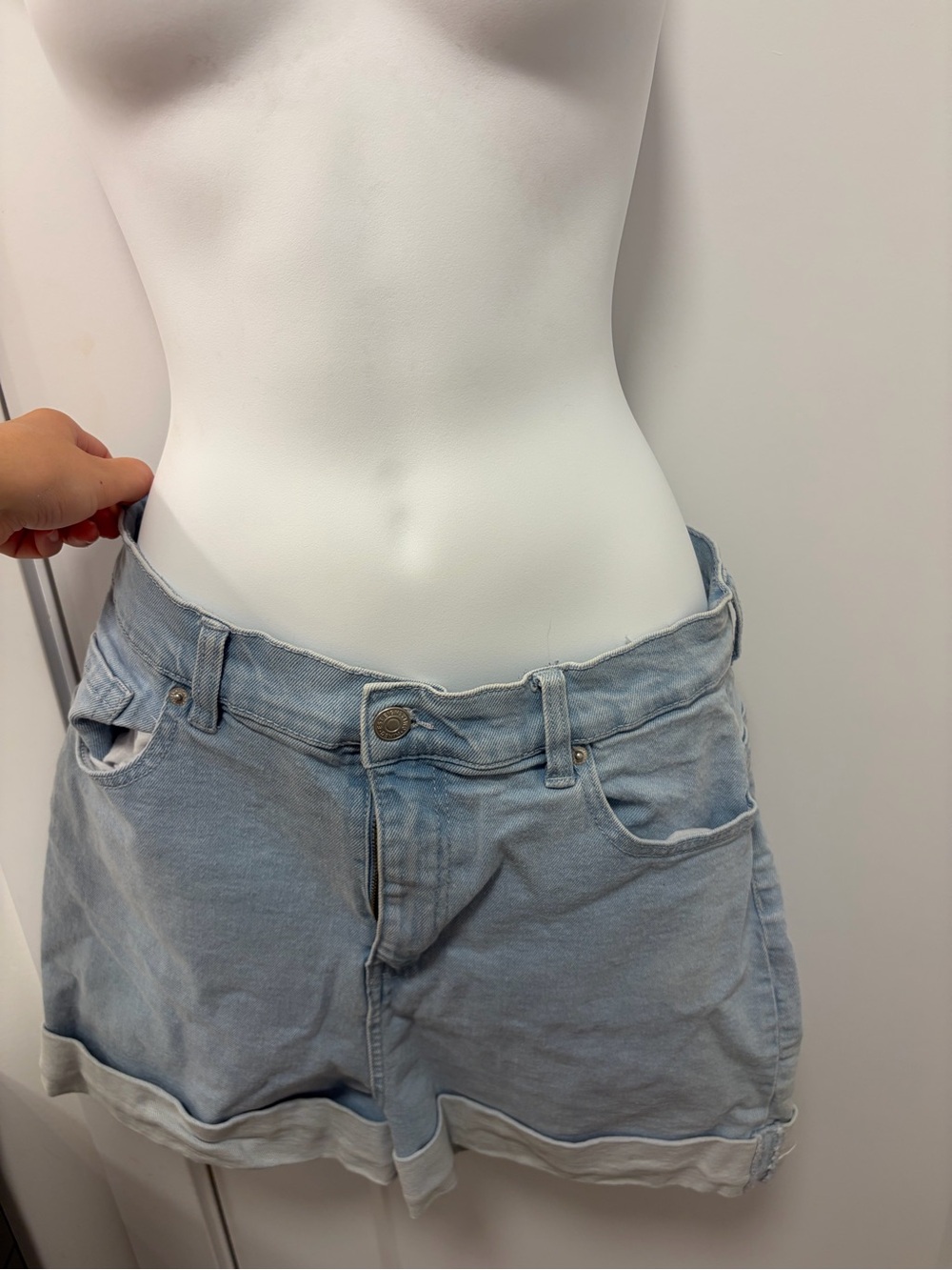 Ardene Mom Light Wash Denim Jean Shorts